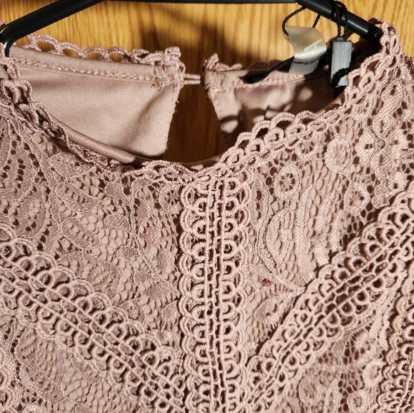 LACE TOP - Picture 4 of 7